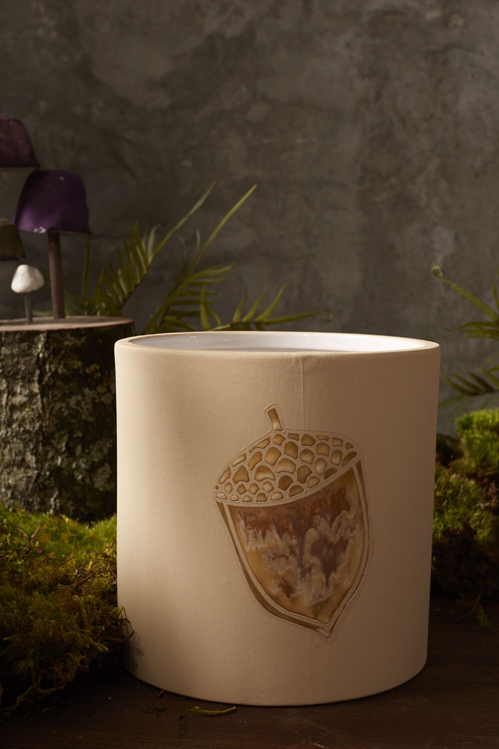 Acorn Pot